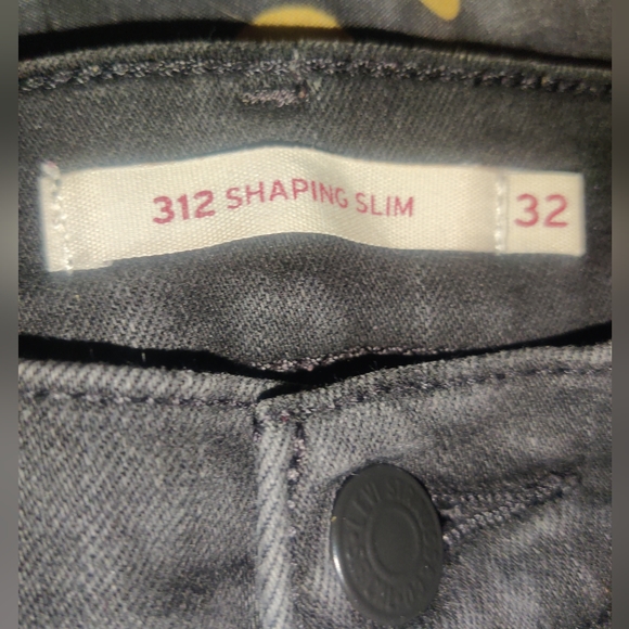 Levi's Blackout 32*32's - Picture 2 of 7